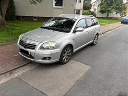 Silber Gebraucht 2009 Toyota Avensis Kombi | 2.000 € (Superpreis)