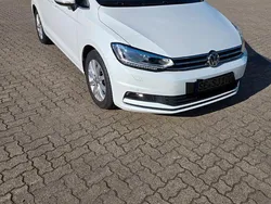 Weiß Gebraucht 2018 VW Touran Highline Van / Kleinbus | 22.999 € (Guter Preis)