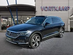 Deep black perleffekt (metallic) Gebraucht 2020 VW Touareg Elegance SUV | 46.890 € (Etwas zu teuer)