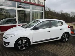 Weiß Gebraucht 2013 Renault Mégane III Limousine | 6.550 € (Etwas zu teuer)