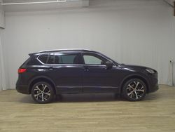 Deep schwarz perleffekt Gebraucht 2023 Seat Tarraco FR SUV | 21.680 € (Guter Preis)