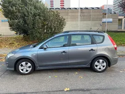 Grau Gebraucht 2013 Hyundai i30 Kombi | 4.990 € (Fairer Preis)