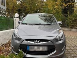 Grau Gebraucht 2014 Hyundai ix20 Van / Kleinbus | 5.750 € (Guter Preis)