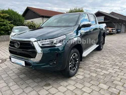 Dunkelgrün 6s3 Neu 2025 Toyota HiLux Executive Abholung | 53.490 € (Superpreis)