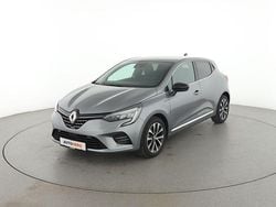Grau Gebraucht 2023 Renault Clio V Techno Limousine | 17.880 € (Fairer Preis)