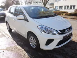 Weiß Gebraucht 2021 Daihatsu Sirion Kleinwagen | 4.900 €