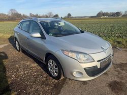 Platingrau Gebraucht 2011 Renault Mégane GrandTour Expression Kombi | 2.999 € (Guter Preis)
