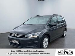 Uranograu Gebraucht 2021 VW Touran Comfortline Van / Kleinbus | 21.876 € (Guter Preis)