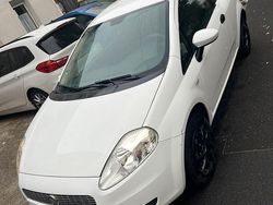 Weiß Gebraucht 2009 Fiat Punto Kleinwagen | 1.900 € (Fairer Preis)