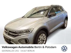 Pyritsilber metallic Gebraucht 2024 VW T-Roc Style SUV | 31.990 € (Fairer Preis)