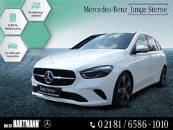 Weiß Gebraucht 2024 Mercedes B200 Progressive Van / Kleinbus | 37.890 € (Teuer)