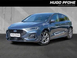 Chrome blue (blau metallic) Gebraucht 2024 Ford Focus ST-Line X Limousine | 25.850 € (Guter Preis)