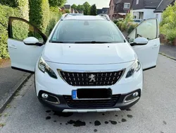 Weiß Gebraucht 2017 Peugeot 2008 Allure SUV | 11.500 € (Fairer Preis)