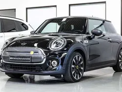 Midnight black metallic Gebraucht 2020 Mini Cooper SE Kleinwagen | 17.000 € (Fairer Preis)