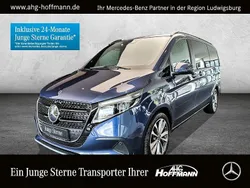 Blau Gebraucht 2024 Mercedes V220 Style Van / Kleinbus | 66.729 €