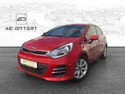 Rot Gebraucht 2016 Kia Rio 2 Limousine | 11.990 € (Etwas zu teuer)