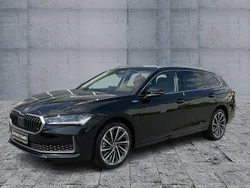 Grau Neu 2025 Skoda Superb LAURIN & KLEMENT Kombi | 55.970 € (Teuer)