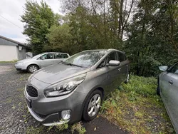 Silber Gebraucht 2014 Kia Carens Edition 7 Van / Kleinbus | 5.490 € (Superpreis)