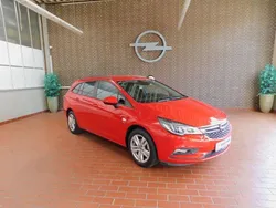 Rot Gebraucht 2018 Opel Astra Active Kombi | 14.950 € (Fairer Preis)