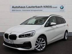 Weiß Gebraucht 2021 BMW 220 Sport Line Van / Kleinbus | 29.950 € (Teuer)