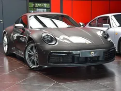 Grau Gebraucht 2022 Porsche 992 | 115.190 € (Superpreis)