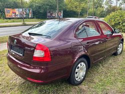 Violett Gebraucht 2012 Skoda Octavia Ambition Limousine | 8.800 € (Fairer Preis)