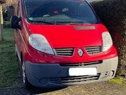 Rot Gebraucht 2013 Renault Trafic Van / Kleinbus | 5.600 € (Fairer Preis)