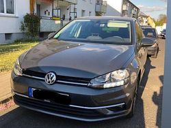 Grau Gebraucht 2017 VW Golf VII Sound Limousine | 16.000 € (Fairer Preis)