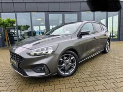 Grau Gebraucht 2019 Ford Focus ST-Line Kombi | 17.990 € (Fairer Preis)