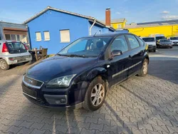 Blau Gebraucht 2005 Ford Focus Ghia Limousine | 1.450 € (Superpreis)