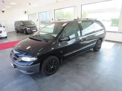 Schwarz Gebraucht 1999 Chrysler Grand Voyager Van / Kleinbus | 1.950 €