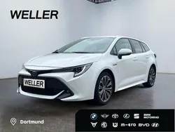 Weiss Gebraucht 2021 Toyota Corolla Team Kombi | 25.980 € (Fairer Preis)
