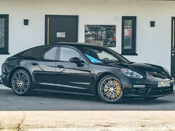 Tiefschwarzmetallic Gebraucht 2018 Porsche Panamera Turbo Limousine | 65.000 € (Etwas zu teuer)