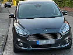 Grau Gebraucht 2017 Ford S-MAX Van / Kleinbus | 16.500 € (Teuer)