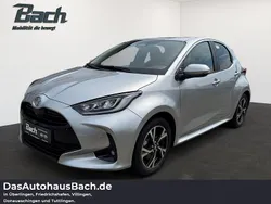 Shimmering silver Neu 2025 Toyota Yaris Hybrid Kleinwagen | 28.460 € (Teuer)