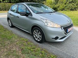 Silber Gebraucht 2014 Peugeot 208 Kleinwagen | 3.999 € (Fairer Preis)