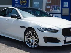 Weiß Gebraucht 2016 Jaguar XE R-Sport Limousine | 18.890 € (Teuer)