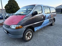 Rot Gebraucht 1998 Toyota HiAce Van / Kleinbus | 7.490 €