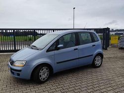 Blau Gebraucht 2005 Fiat Idea Van / Kleinbus | 2.600 € (Etwas zu teuer)