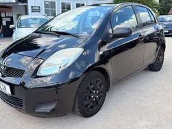 Schwarz Gebraucht 2010 Toyota Yaris Limousine | 2.799 € (Guter Preis)
