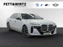 Brooklyn grau metallic Gebraucht 2024 BMW M760e Limousine | 126.888 € (Etwas zu teuer)