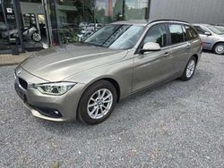 Platinsilber metallic (metallic) Gebraucht 2018 BMW 318 Advantage Kombi | 16.300 € (Fairer Preis)