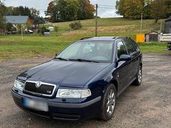 Blau Gebraucht 2002 Skoda Octavia Kombi | 4.999 €