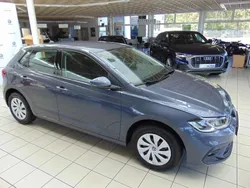 Grau Neu 2024 VW Polo Life Limousine | 24.390 € (Superpreis)