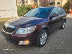 Rot Gebraucht 2012 Skoda Octavia Kombi | 5.400 € (Superpreis)