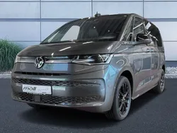 Grau Gebraucht 2024 VW Multivan Style Van / Kleinbus | 64.950 € (Teuer)