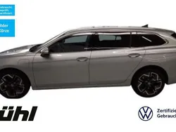 Oyster silver metallic Gebraucht 2024 VW Passat Elegance Kombi | 42.690 € (Superpreis)