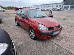 Rot Gebraucht 2005 Renault Clio II Kleinwagen | 1.750 € (Guter Preis)