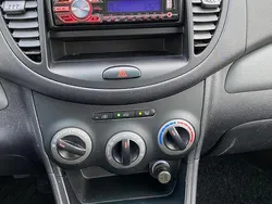 Weiß Gebraucht 2013 Hyundai i10 Kleinwagen | 2.450 € (Fairer Preis)