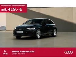 Brillantschwarz Gebraucht 2024 Audi A3 Sportback Ambiente Kleinwagen | 41.190 € (Teuer)